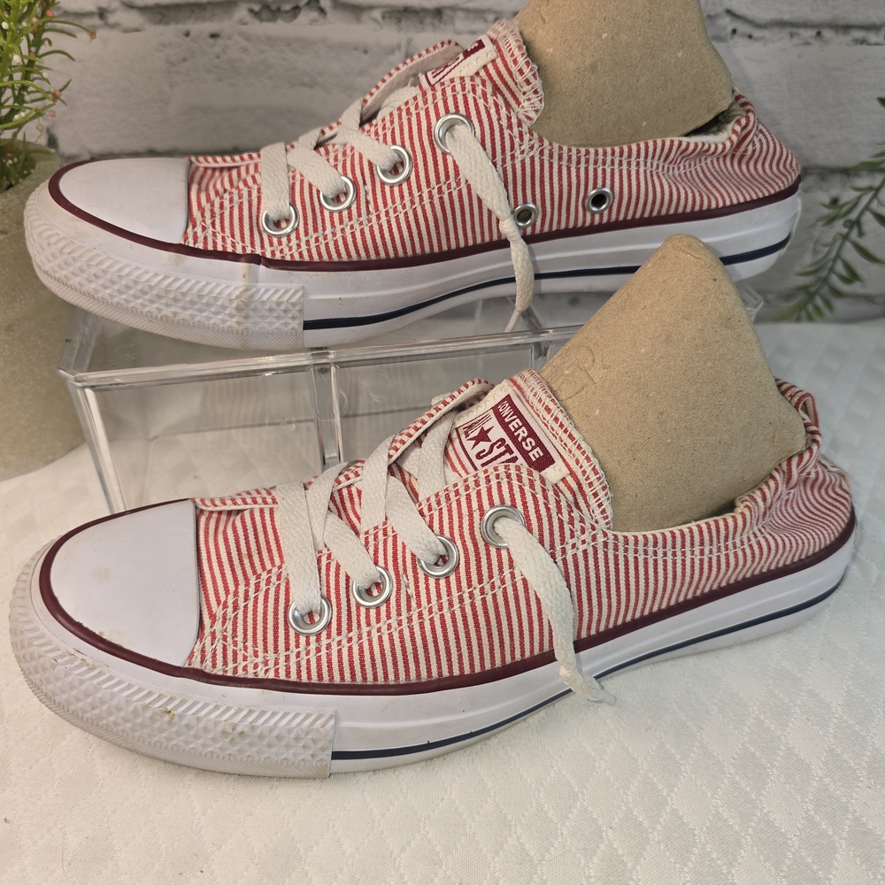 C0NVERSE RED WHITE STRIPPED SNEAKER CHUCK TAYLOR WOMENS SIZE 7 EUC
